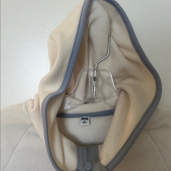 Uniqlo women size s light fleece full zip hoodie - Picture 4 of 8